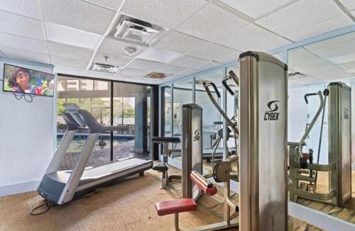 Florida Center Apartment | Modern 2-Bedroom Enclave Condo Retreat