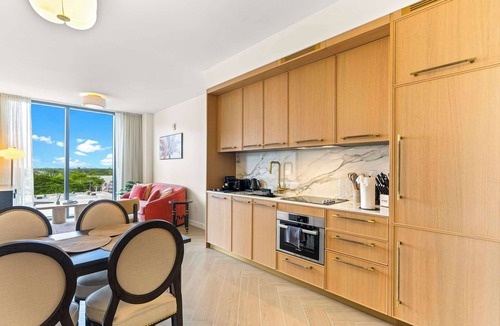 Wynwood Art District Apartment | Modern 2BR | Pool | Steps to Miami's Best Murals