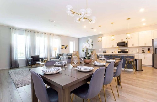 Davenport House | Modern 3BR w/Game Garage @ Festival Resort 808