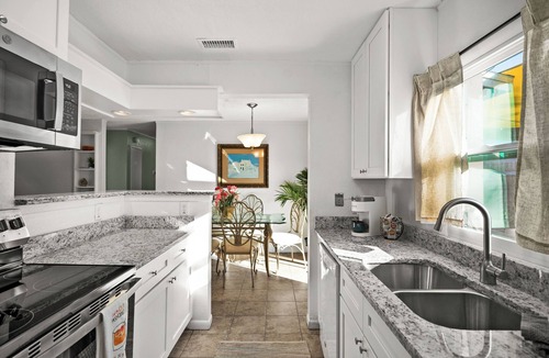 Tampa House | Modern 4BR 2 Bath Home Near TPA & Beaches Sleeps 8