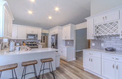Lindfields House | Modern and Updated - Family Friendly Pool Villa Minutes to Disney.