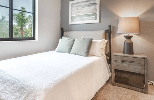 Three Oaks Apartment | Modern Apartment in Prime Location (ID6606X43)