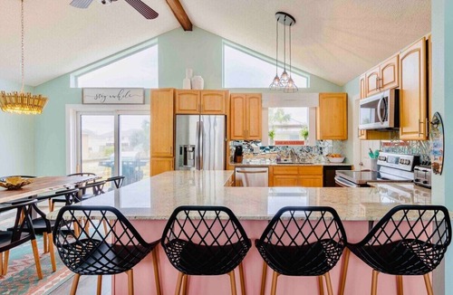 Toilla Segunda House | Modern Beach Oasis | Hot Tub + 2 Min Walk to Beach
