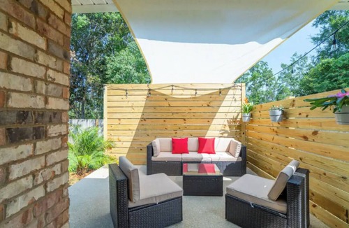 Foley House | Modern Cozy Home near Beach, OWA & Ball Parks