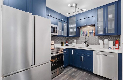 Southeast Pensacola House | Modern Design 3 bed 2 bath * Dog Friendly * 3 Miles to Downtown