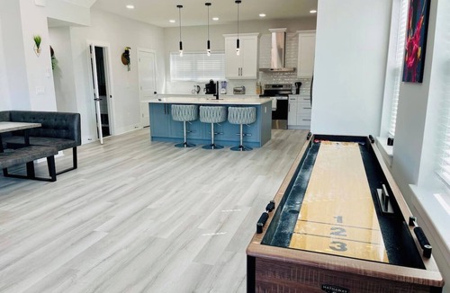 Tampa House | Modern Downtown Townhouse, Sleep 8, Games, Garage