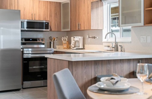Hialeah House | Modern Hialeah Escape: Backyard| Casino| Park