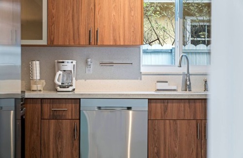 Hialeah House | Modern Hialeah Escape: Backyard| Casino| Park