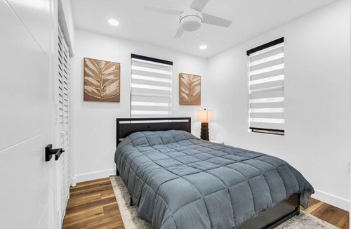 Edgewood House | Modern Home with large private yard - Next to downtown & beach & airport - Pet friendly