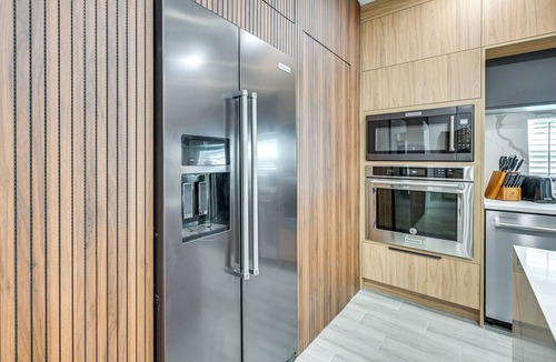 Lakeland House | Modern Lakeland Golf Retreat w/Putting Green