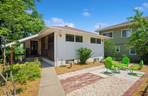 Miller Beach House | Modern Lakeview Retreat; Steps to Beach, Chefs Kitchen, Terraces & 3 bathrooms!