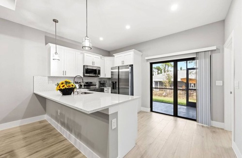 Westminister House | Modern Lehigh Retreat | Stylish 3BR Sleeps 6