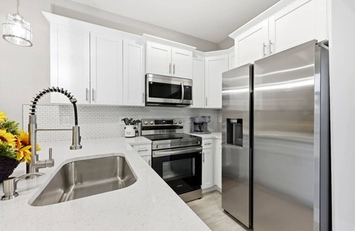Westminister House | Modern Lehigh Retreat | Stylish 3BR Sleeps 6