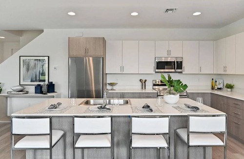 Greenacres House | Modern Luxury 4BR Oasis - Near Beaches, Airport & Downtown