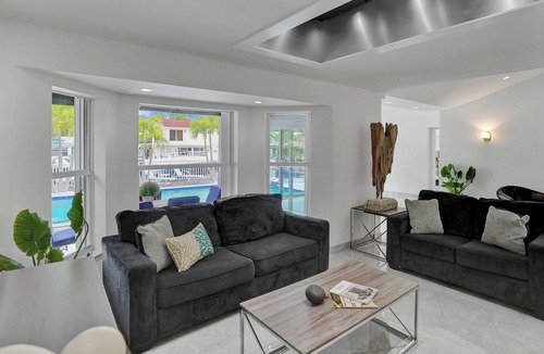 Pompano Isles House | Modern Luxury Vacation Home and Dock
