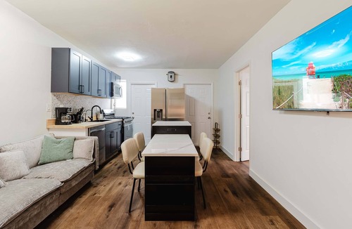 North Beach Apartment | Modern Miami Beach Apartment - Steps to the Ocean