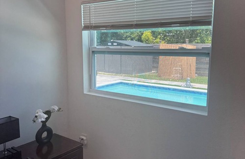 Ludlam Apartment | Modern Private Room -Super Clean and Quiet Stay