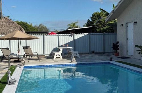 Ludlam Apartment | Modern Private Room -Super Clean and Quiet Stay