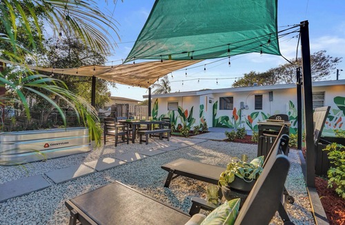 Central Fort Lauderdale House | Modern Retreat w/Cold Plunge + Free Parking+ 15 to the Beach