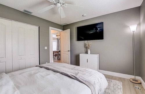Englewood East Villa | Modern Vacation Home Next to SW Florida Beach - kid Friendly- POOL+HOT TUB