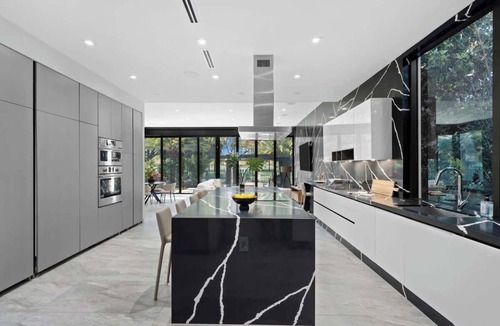Seybold House | Modern Waterfront mansion