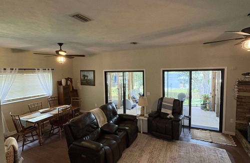 Edgar House | Monkey Business – Private Lake, Dock, Stunning Views, Close to Gainesville UF