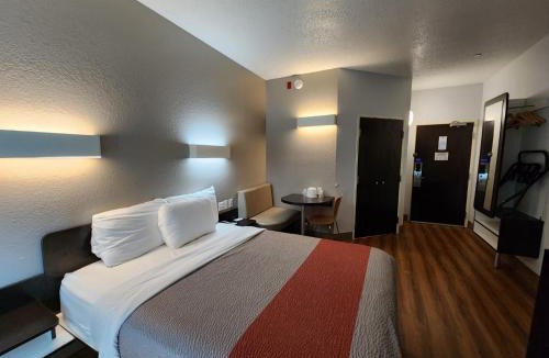 Biloxi Hotel | Motel 6-Biloxi, MS - Beach