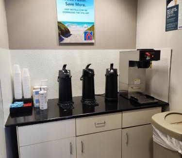 Biloxi Hotel | Motel 6-Biloxi, MS - Beach