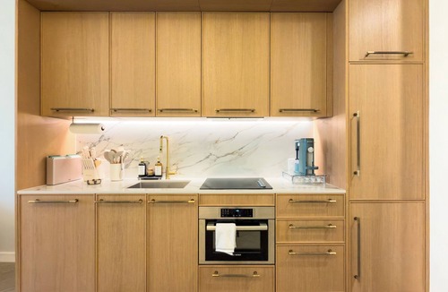 Wynwood Art District Condo | N811 - Artistic 1BR Residence with Pool and Gym in Wynwood