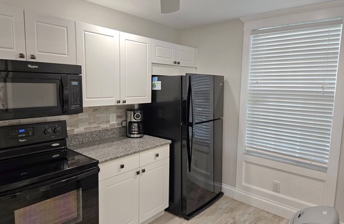 Bonita Shores Condo | Naples/Bonita Springs/Bonita Shores - 5 mins to the beach, with lake view!