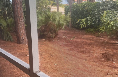 North Naples Condo | Naples Condo, 2 bed 2 bath 2mi to beach, hospitals, gated safe community