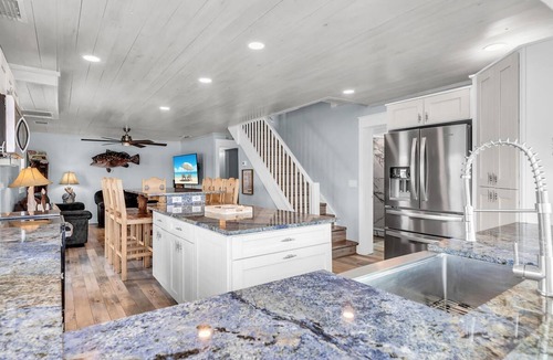 Marathon House | Nature's Playground 6 BR 7 Bath - Dock, Pool, 4 Kayaks, Hot Tub, Jet Ski Dock