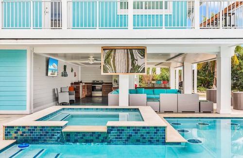 Marathon House | Nature's Playground 6 BR 7 Bath - Dock, Pool, 4 Kayaks, Hot Tub, Jet Ski Dock