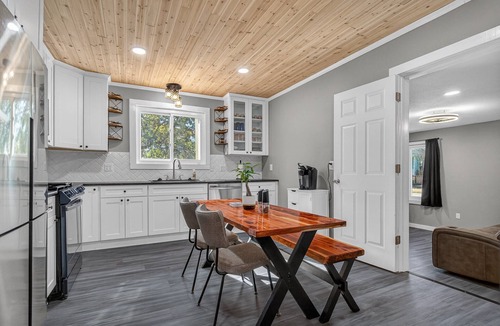 New Warrington House | Navy Point Cottage With Theater Room, Stainless Propane Grill, Huge Lot, Close To N.A.S and Downtown