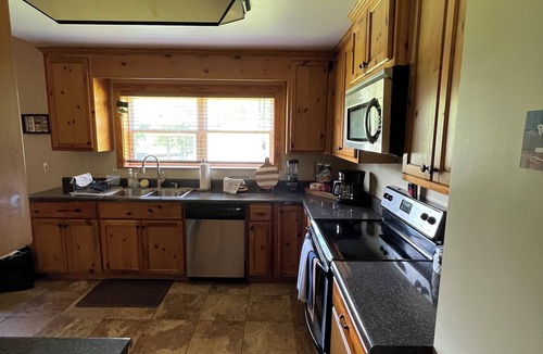 Dadeville Cabin | nCenterport GetAway, Family size cabin. Near restaurants, golf and AU football