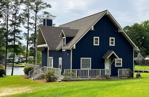Dadeville Cabin | nCenterport GetAway, Family size cabin. Near restaurants, golf and AU football