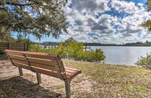 Harbor Oaks Bay Shore House | Near Beaches and Speedway! Dog-Friendly Hidden Gem
