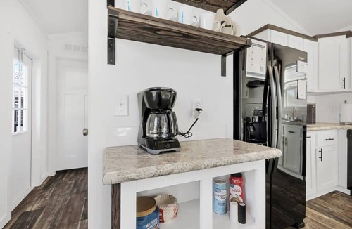 Owens Cross Roads House | Near Hiking at Green Mountain - Tiny Stay Getaway