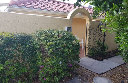 East Naples Villa | Near Paradise and Great Golf