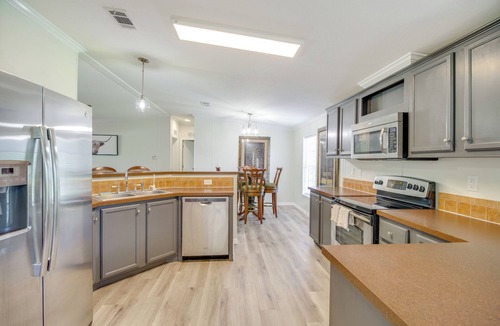 Cocoa House | Near Rocket Launches & Beaches! Cocoa Family Home