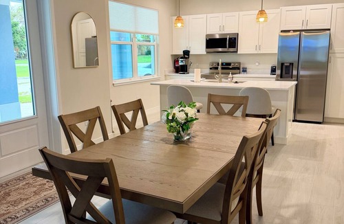 Roseland House | New 2/2 home by Sebastian intracoastal & waterfront restaurants. Connect the RV.
