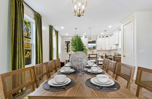 Holiday Beach House | NEW 2 Blocks from Beach Pool+Hot Tub Sleeps 16