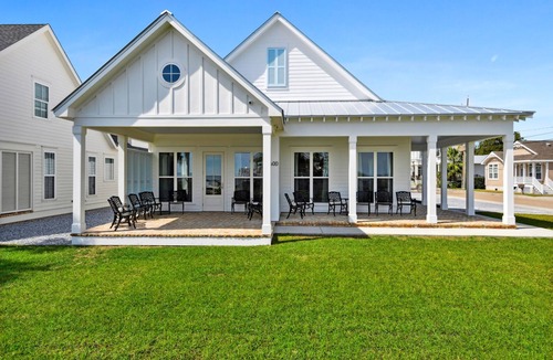 Old Town House | New 3 Bedroom Beachfront Rental in downtown Bay St. Louis
