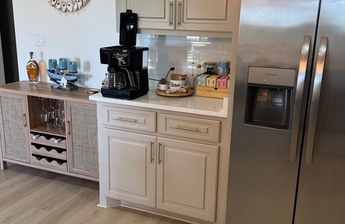 Gulfport House | New 3-bedroom Beach house! Island View casino, 15 Minutes to Gulfport Complex.