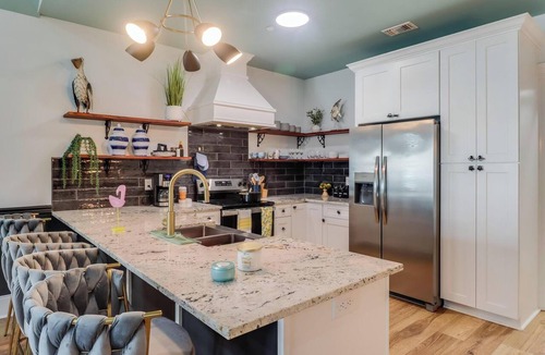 Long Beach House | New Beachfront home. Large Pool with Hot tub. Outside Kitchen. Volleyball court.