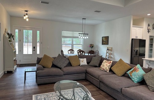 Wellborn House | New Construction 3-bedroom farmhouse in marvelous Wellborn, Florida with AC.