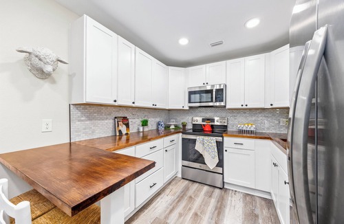 Fort White House | New Cottage within minutes from our Famous Springs!
