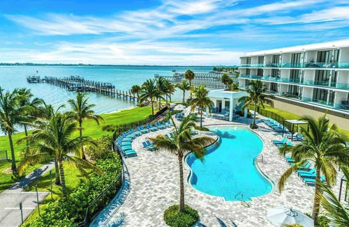 Melbourne Beach House | New Fun 6 - BR Beach Vacation Home w Themed Kids' BR | Homes by Villatel