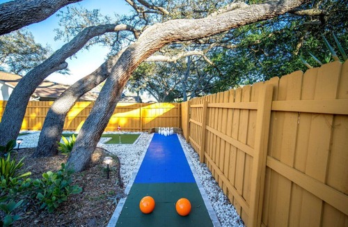 Palm Harbor House | NEW Heated Pool Resort Theater & Mini Golf