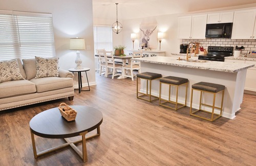 Lincoln House | New Home 3mi from Talladega Superspeedway